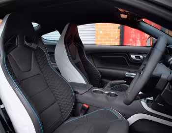 Interior Clive Sutton Ford Mustang CS850GT '2021–23
