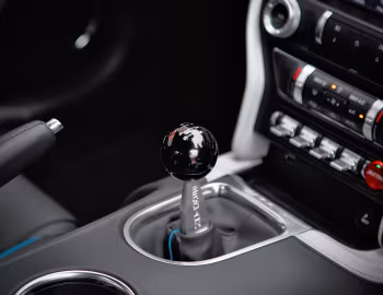 Interior Clive Sutton Ford Mustang CS850GT '2021–23