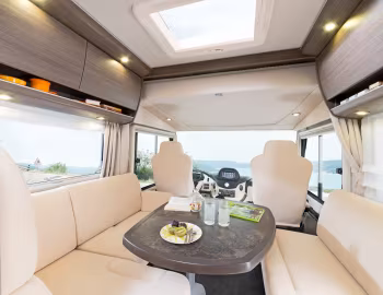 Interior 2014–18 Concorde Carver '2013–18