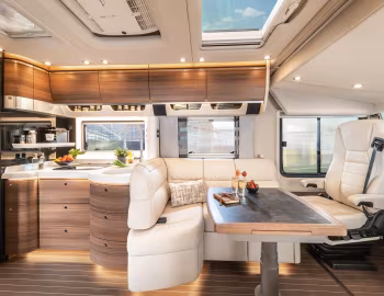 Intérieur 2022–pr. Concorde Charisma '2021–pr.