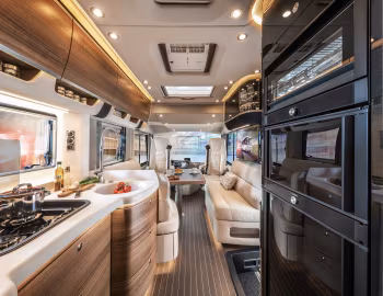 Intérieur 2022–pr. Concorde Charisma '2021–pr.