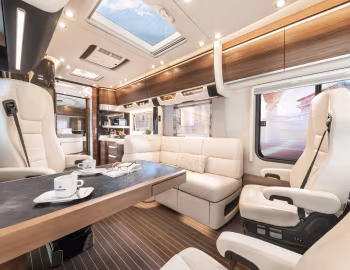 Intérieur 2022–pr. Concorde Charisma '2021–pr.