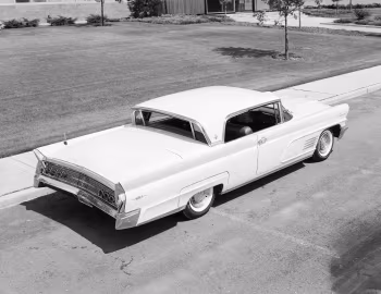 1960 Lincoln Continental Mark V Coupe (65A)