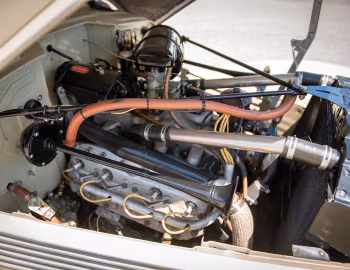 Под капотом 1937 Cord 812 Beverly Sedan Bustleback (C96-FB)