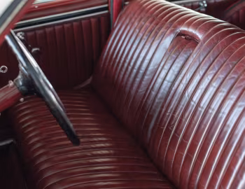Интерьер 1937 Cord 812 Beverly Sedan Bustleback (C96-FB)