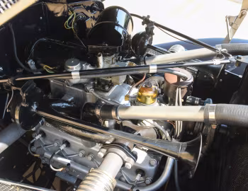 Под капотом 1937 Cord 812 Custom Beverly Sedan Bustlback