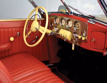 Интерьер 1937 Cord 812 Supercharged Convertible Coupe (C92-FC)