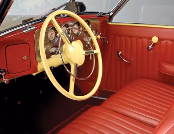 Интерьер 1937 Cord 812 Supercharged Convertible Coupe (C92-FC)