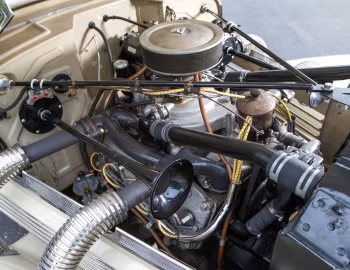 Под капотом 1937 Cord 812 Supercharged Custom Beverly Sedan Bustlback