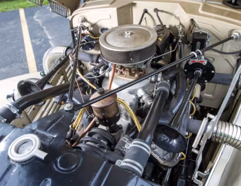 Под капотом 1937 Cord 812 Supercharged Custom Beverly Sedan Bustlback