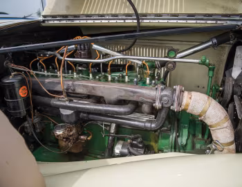 Под капотом 1930 Cord L-29 Convertible