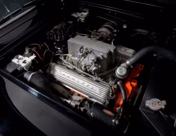 Bajo el capó 1958 Chevrolet Corvette Fuel Injection (J800-867)