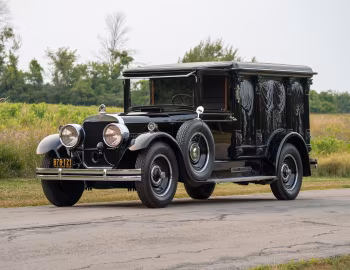 1929 Cunningham Model V-8 Cathedral Funeral Car (V5534)
