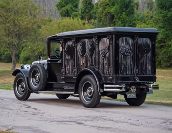 1929 Cunningham Model V-8 Cathedral Funeral Car (V5534)