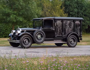 1929 Cunningham Model V-8 Cathedral Funeral Car (V5534)