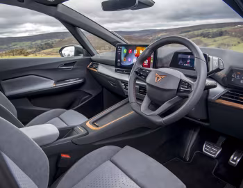 Интерьер Cupra Born [UK-spec] '2022–26