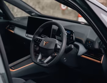 Интерьер Cupra Born VZ [UK-spec] '2024–26