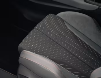 Интерьер Cupra Born VZ [UK-spec] '2024–26
