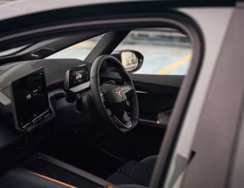 Интерьер Cupra Born VZ [UK-spec] '2024–26