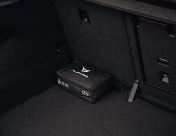 Интерьер Cupra Born VZ [UK-spec] '2024–26
