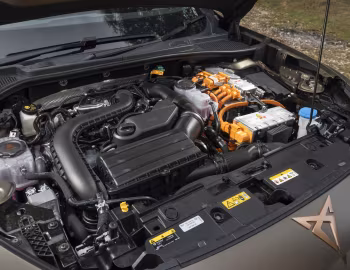 Bajo el capó Cupra Formentor VZ eHybrid "First Edition" [UK-spec] '2024–pr.