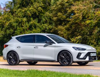 Cupra Leon "Shadow Edition" [UK-spec] '2025–pr.