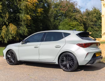 Cupra Leon "Shadow Edition" [UK-spec] '2025–pr.