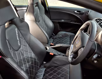 Интерьер SEAT León Cupra R [UK-spec] '2009–12