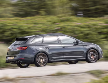 SEAT León Cupra R ST [UK-spec] (5F) '2019–20