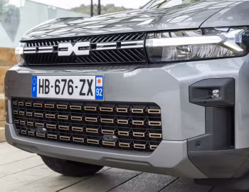 Dacia Bigster Extreme hybrid [EU-spec] '2025–pr.
