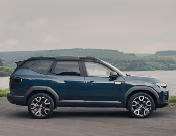 Dacia Bigster Journey hybrid [UK-spec] '2025–pr.