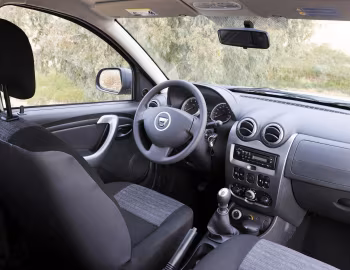 Інтер'єр Dacia Duster '03.2010–09.2013