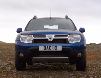 Dacia Duster Lauréate [UK-spec] '2013–14