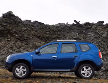 Dacia Duster Lauréate [UK-spec] '2013–14