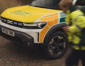 Dacia Duster Ambulance [UK-spec] '2025–pr.