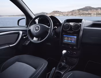 内饰 Dacia Duster "Black Touch" '2016–17