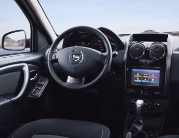 Торпедо Dacia Duster "Black Touch" '2016–17