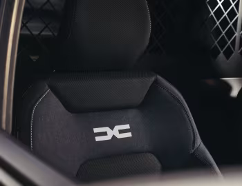 Інтер'єр Dacia Duster Cargo 4×4 [UK-spec] '2025–н.ч.