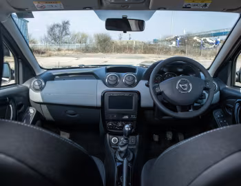 Интерьер Dacia Duster Commercial [UK-spec] '2015–17