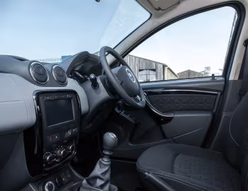 Интерьер Dacia Duster Commercial [UK-spec] '2015–17