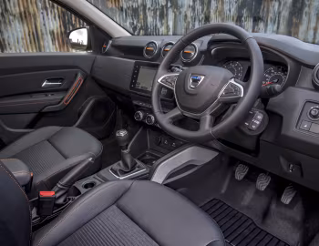 Інтэр'ер Dacia Duster "Extreme" [UK-spec] '2022