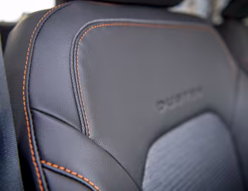 Інтэр'ер Dacia Duster "Extreme" [UK-spec] '2022