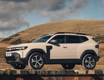 Dacia Duster Journey hybrid [UK-spec] '2024–pr.