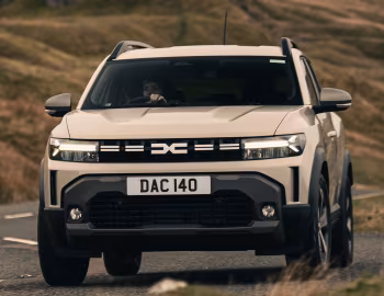 Dacia Duster Journey hybrid [UK-spec] '2024–pr.
