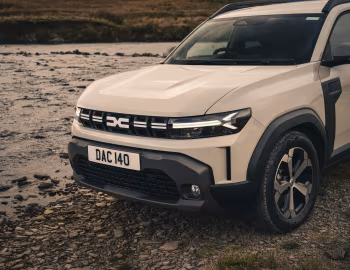 Dacia Duster Journey hybrid [UK-spec] '2024–pr.