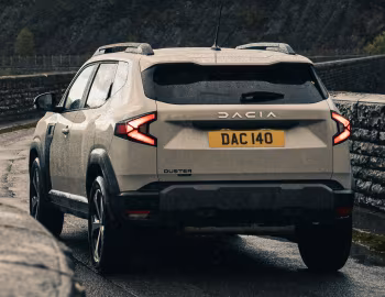 Dacia Duster Journey hybrid [UK-spec] '2024–pr.