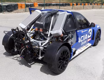 Під капотом Dacia Duster "No limit" Pikes Peak '2011