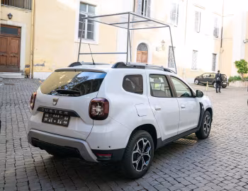 Dacia Duster Popemobile '2019