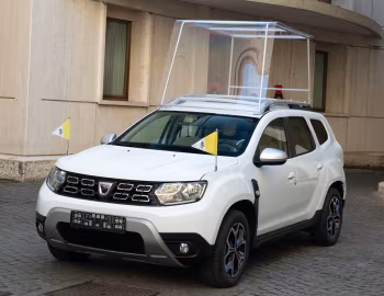 Dacia Duster Popemobile '2019