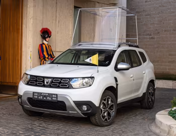 Dacia Duster Popemobile '2019